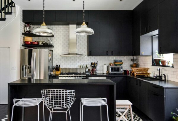 Chemetal-151-Black-Magnetic-Chalk_Kitchen-Cabinets-Brooklyn-Townhouse_02_web